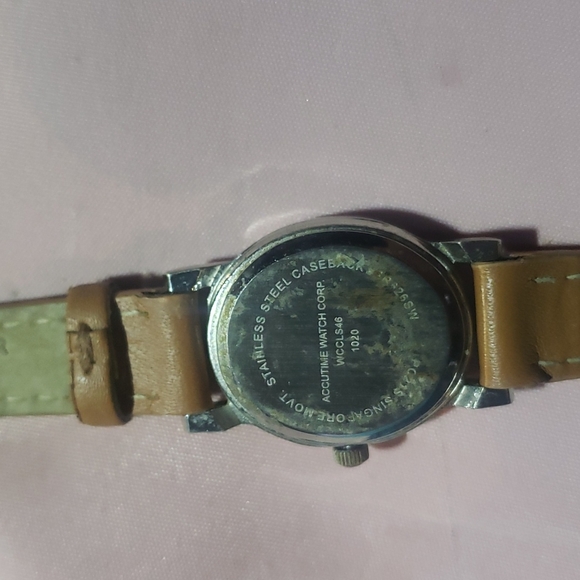 Vintage Accutime watch - Picture 4 of 4